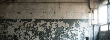 Çok kirlenmiş endüstriyel bir fabrikanın kalıntıları, sanayi serisi.