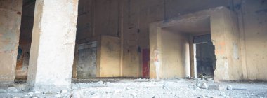 Çok kirlenmiş endüstriyel bir fabrikanın kalıntıları, sanayi serisi.