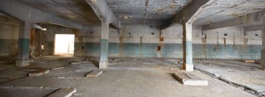 Çok kirlenmiş endüstriyel bir fabrikanın kalıntıları, sanayi serisi.