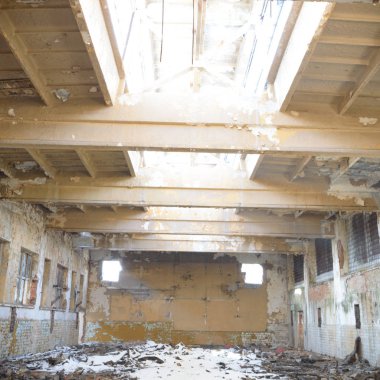 Çok kirlenmiş endüstriyel bir fabrikanın kalıntıları, sanayi serisi.