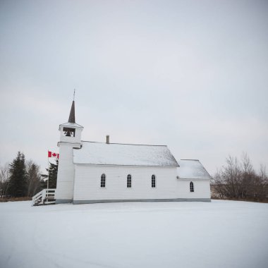 Güneşli bir günde binanın tarihi mimarisi