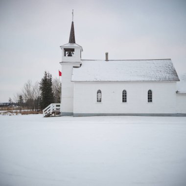 Güneşli bir günde binanın tarihi mimarisi
