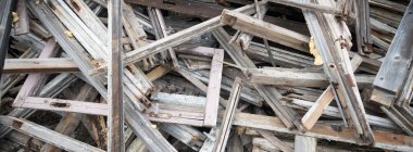 Çok kirlenmiş endüstriyel bir fabrikanın kalıntıları, sanayi serisi.