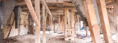 Çok kirlenmiş endüstriyel bir fabrikanın kalıntıları, sanayi serisi.