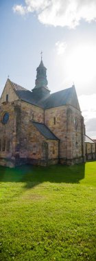 Çok kirlenmiş endüstriyel bir fabrikanın kalıntıları, sanayi serisi.