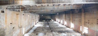 Çok kirlenmiş endüstriyel bir fabrikanın kalıntıları, sanayi serisi.