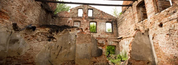 Çok Kirlenmiş Endüstriyel Bir Fabrikanın Kalıntıları Sanayi Serisi — Stok fotoğraf