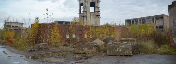 Руины Сильно Загрязненного Промышленного Завода Промышленная Серия — стоковое фото