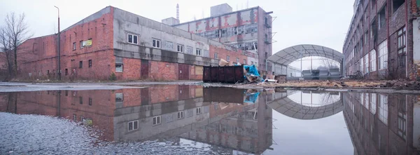 Ruínas Uma Fábrica Industrial Muito Poluída Série Industrial — Fotografia de Stock