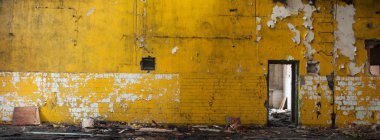 Çok kirlenmiş endüstriyel bir fabrikanın kalıntıları, sanayi serisi.