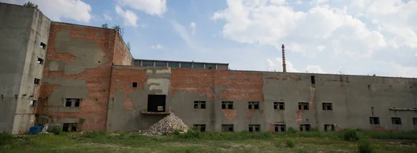 Çok Kirlenmiş Endüstriyel Bir Fabrikanın Kalıntıları Sanayi Serisi — Stok fotoğraf