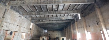 Çok kirlenmiş endüstriyel bir fabrikanın kalıntıları, sanayi serisi.