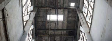 Çok kirlenmiş endüstriyel bir fabrikanın kalıntıları, sanayi serisi.