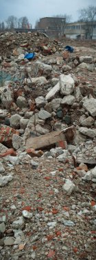 Çok kirlenmiş endüstriyel bir fabrikanın kalıntıları, sanayi serisi.