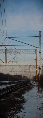 Çok kirlenmiş endüstriyel bir fabrikanın kalıntıları, sanayi serisi.