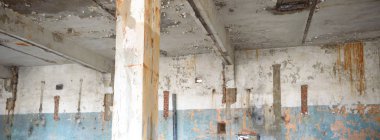 Çok kirlenmiş endüstriyel bir fabrikanın kalıntıları, sanayi serisi.