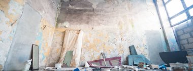 Çok kirlenmiş endüstriyel bir fabrikanın kalıntıları, sanayi serisi.