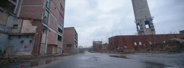 Çok Kirlenmiş Endüstriyel Bir Fabrikanın Kalıntıları Sanayi Serisi — Stok fotoğraf