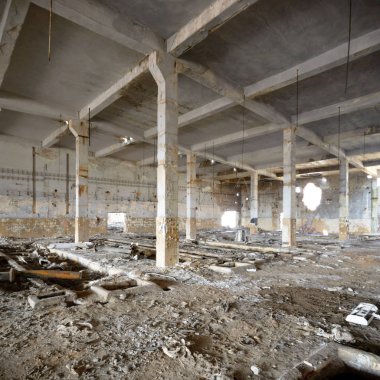 Çok kirlenmiş endüstriyel bir fabrikanın kalıntıları, sanayi serisi.