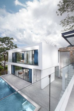 Görünümü güzel modern Villa Yüzme havuzlu 