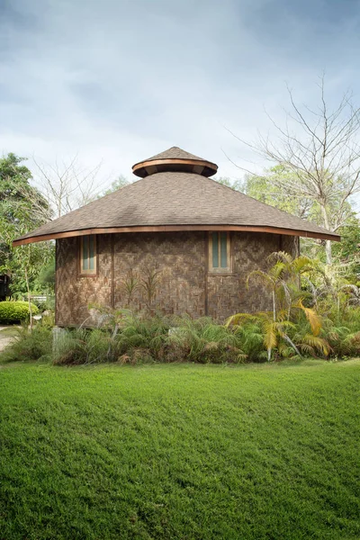 View of nice bamboo hut in summer environment — Stock Photo, Image