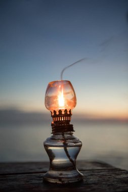  gaz lambası görünümü sunset Beach geri kadar kapatın 