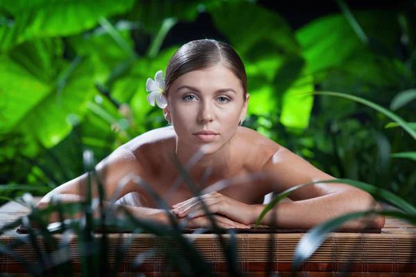 Portrait Young Beautiful Woman Spa Environment — Stock Photo, Image