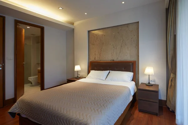 Vista Panorámica Dormitorio Moderno Elegante Blanco Agradable —  Fotos de Stock