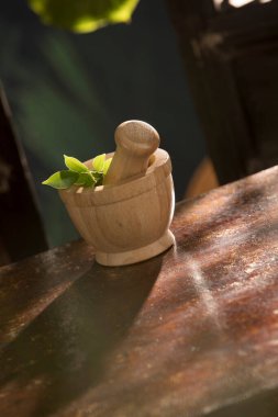 Kaplıca ahşap havan topu görünümünü kapat