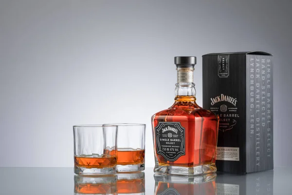 Phuket Tailandia Marzo 2020 Jack Daniels Mezcló Whisky Sobre Fondo —  Fotos de Stock