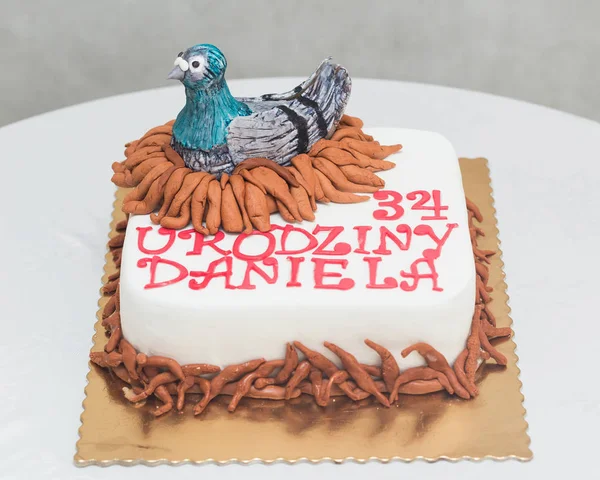 Artistic cake - pigeon — Stock Photo, Image