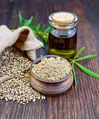 Kara tahta üzerine kase un kenevir