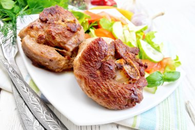 Sebze ışık yönetim kurulu ile kavrulmuş hindi biftek