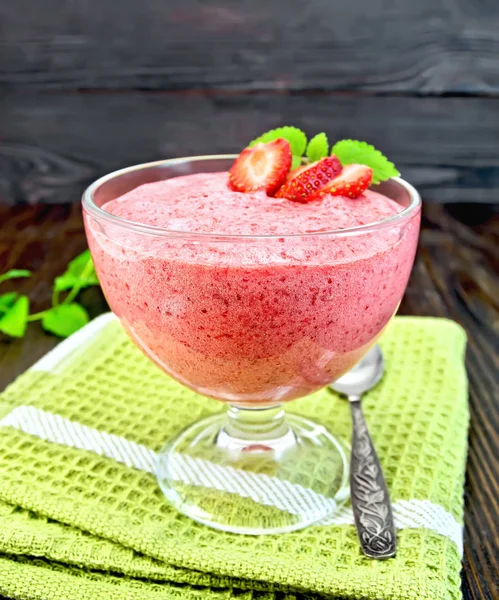 Jelly air strawberry in bowl on board — Stock Photo, Image