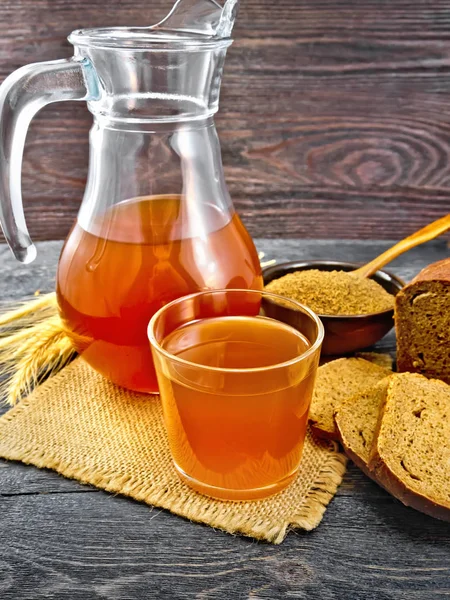 Svagdricka i glas ombord — Stockfoto