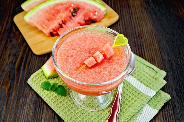 Gelee luftige Wassermelone auf Küchentuch — Stockfoto