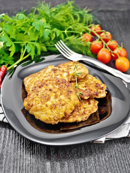 Hackfleischbraten Einem Teller Mit Gabel Auf Handtuch Knoblauch Petersilie Und — Stockfoto