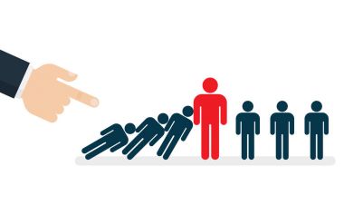 Adam düşen Domino domino etkisiyle durdurma