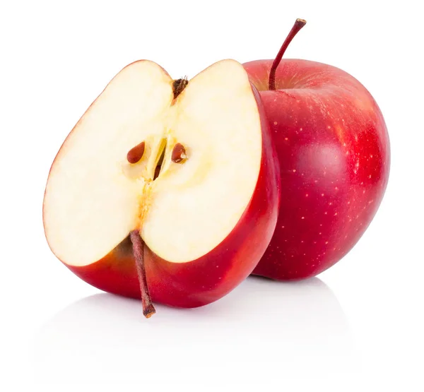 Ενάμισι κόκκινα μήλα απομονωμένες λευκό φόντο — Φωτογραφία Αρχείου