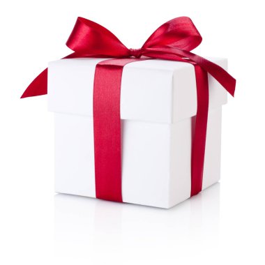 Beyaz hediye kutusu bağlı bordo şerit yay Isolated beyaz backgr