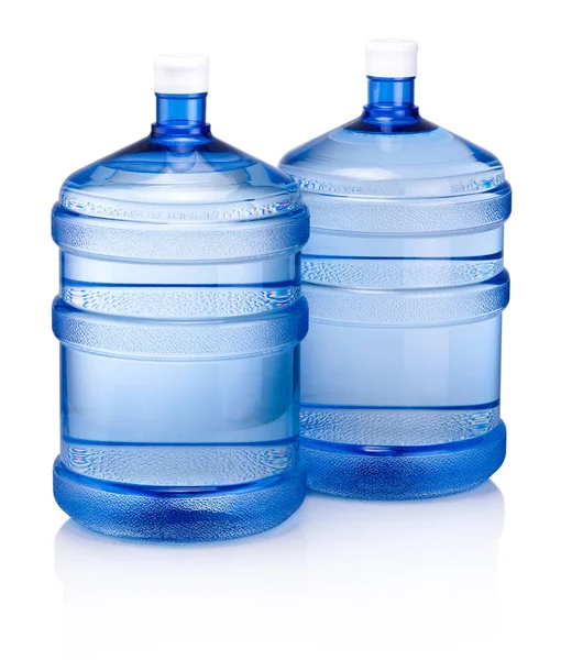 Twee grote blauwe plastic koeler fles voor drinkbaar water geïsoleerd op een witte achtergrond — Stockfoto