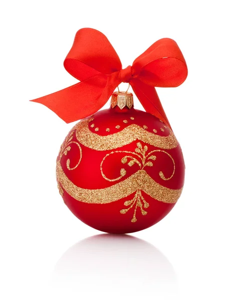 Red Christmas decoration bauble with ribbon bow isolated — Stock Photo, Image