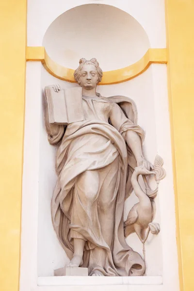 Statue in Wilanow park — Stock Photo, Image