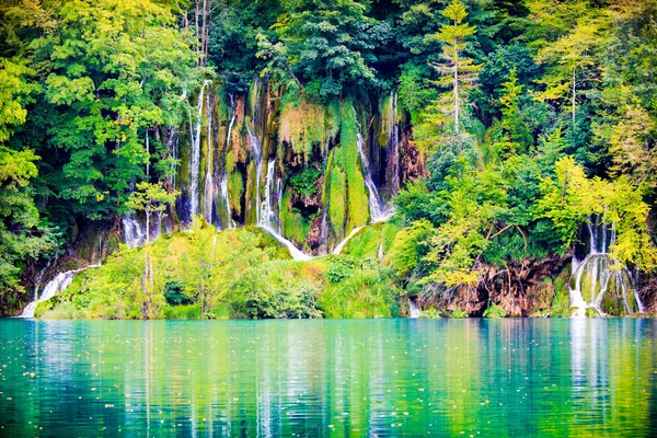 Plitvice sjö i Kroatien — Stockfoto