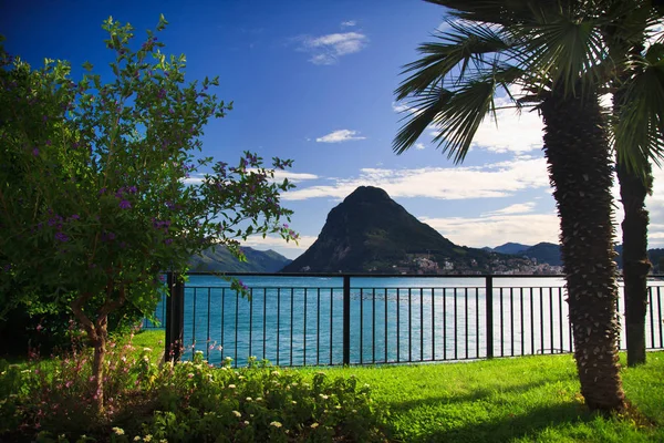 Vista al lago Lugano — Foto de Stock