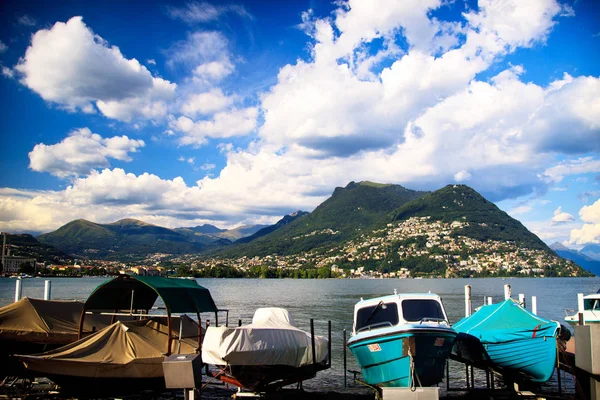 Båtar på sjön Lugano — Stockfoto