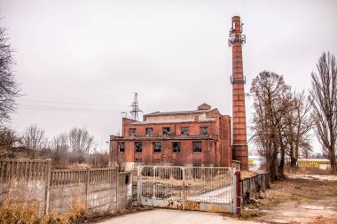 Terk edilmiş eski tuğla enerji santrali-Polonya
