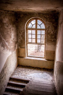 Terk edilmiş eski tuğla enerji santrali-Polonya