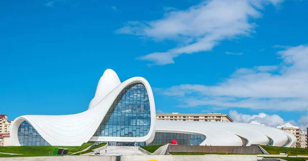 Heydar Aliyev Center Museum i Baku, Aserbajdsjan - Stock-foto