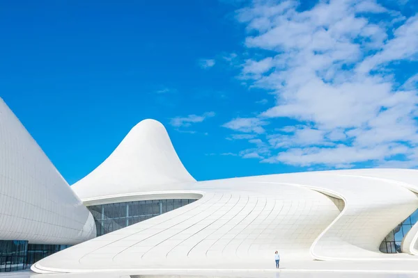 Museo Centro Heydar Aliyev en Bakú, Azerbaiyán — Foto de Stock